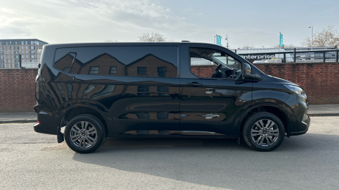 Ford Transit Custom 320 L1 Diesel Fwd 2.0 EcoBlue 136ps H1 Van Limited - Image 9